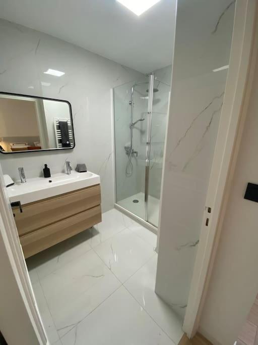 Appartement T2 Avec Terrasse Et Jardin à Cannes Extérieur photo